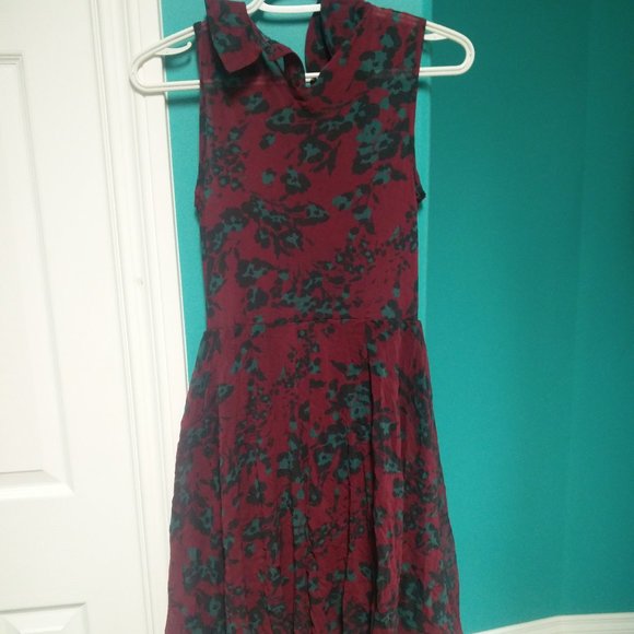 Dress - Picture 1 of 2